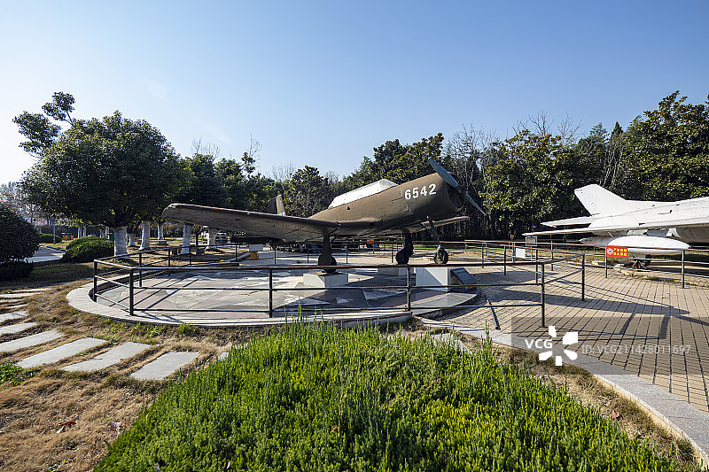 中国山东济南台儿庄大战纪念馆初教-6串列双座螺旋浆教练机图片素材