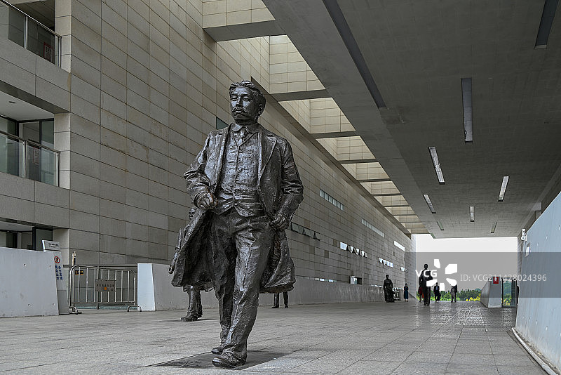 广东广州辛亥革命纪念馆历史人物雕像图片素材