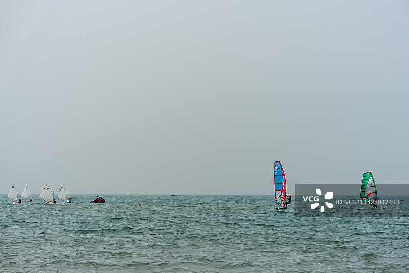 风帆冲浪运动图片素材