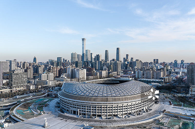 北京工人体育场与国贸cbd商业区城市风光图片素材