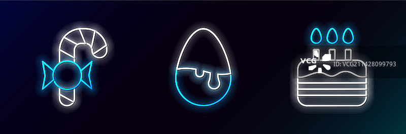 带燃烧蜡烛的圣诞蛋糕图片素材