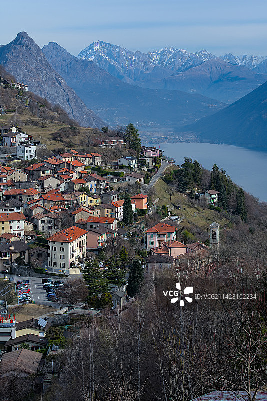 依山傍水图片素材