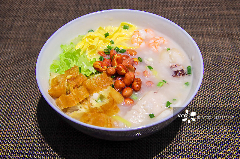 广东传统小吃艇仔粥图片素材