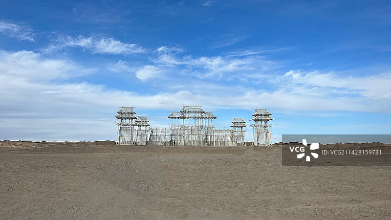 戈壁中的海市蜃楼图片素材