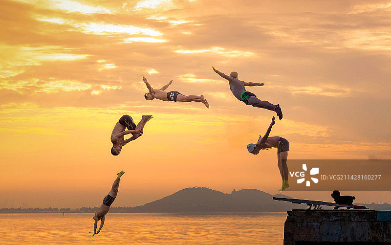 争先恐后，各展风姿图片素材