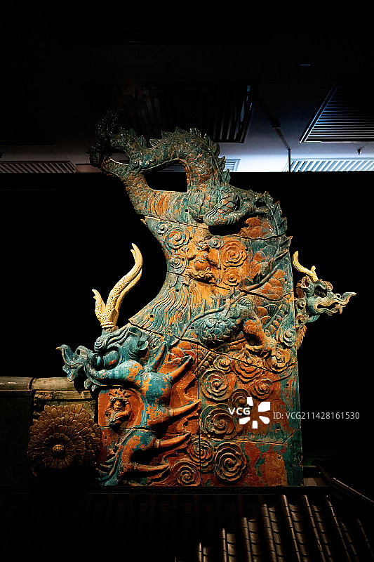 山西元代永乐宫三清殿屋顶琉璃鸱吻局部图片素材