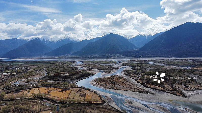 中国西藏自治区林芝市巴宜区尼洋河图片素材