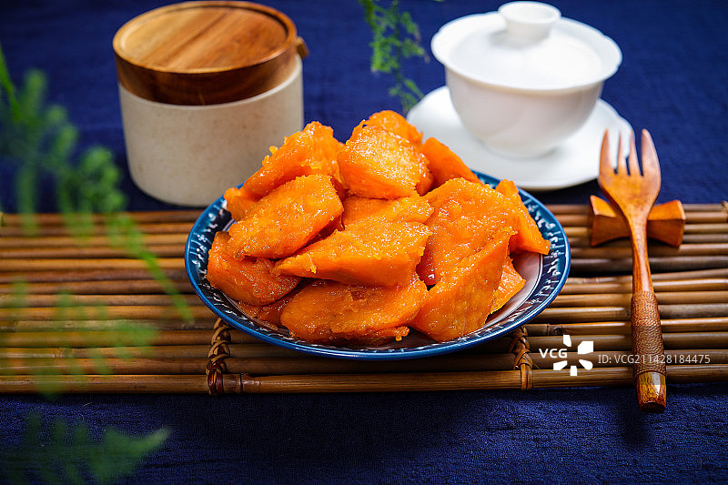 特色农家菜炒红薯图片素材