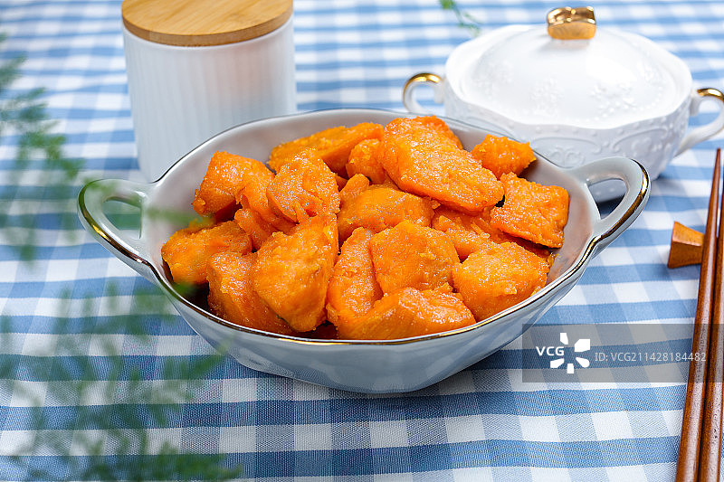 特色农家菜炒红薯图片素材