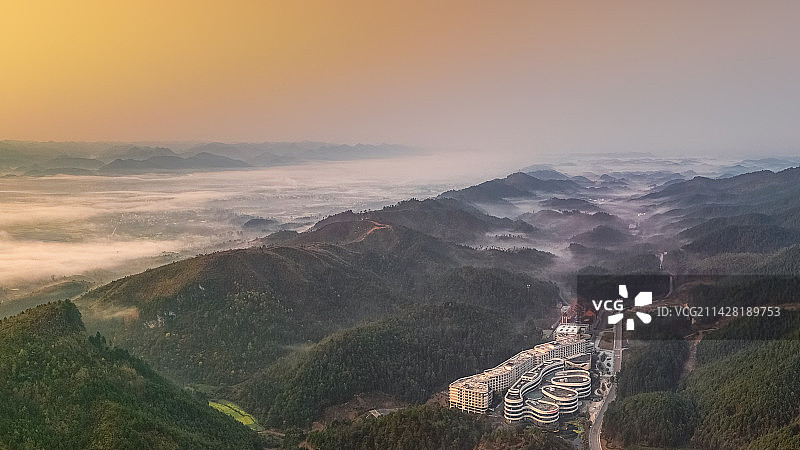 清晨，贵州黔南惠水县的平流雾美景图片素材