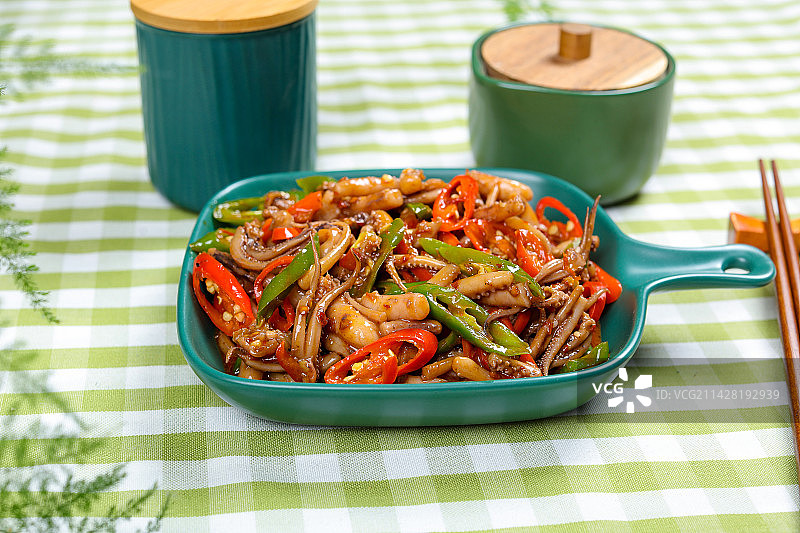 美味家常菜爆炒章鱼须图片素材