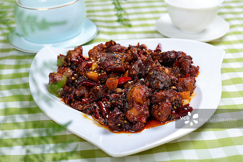 特色农家菜爆炒辣子鸡图片素材