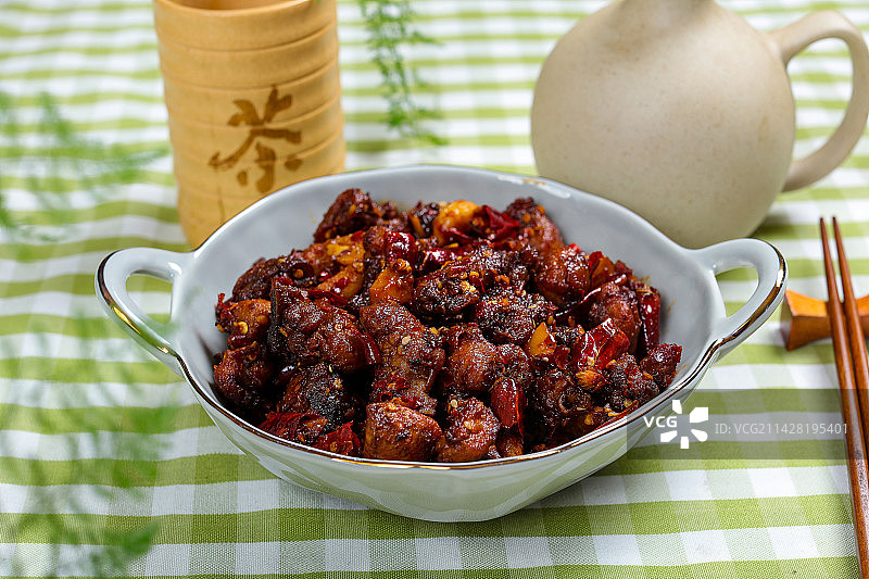 特色农家菜爆炒辣子鸡图片素材