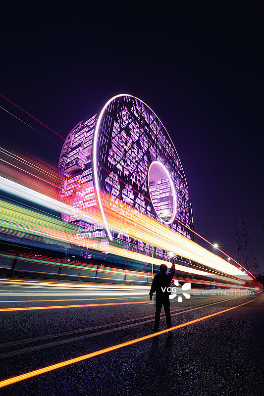 My time-广州圆大厦光绘图片素材