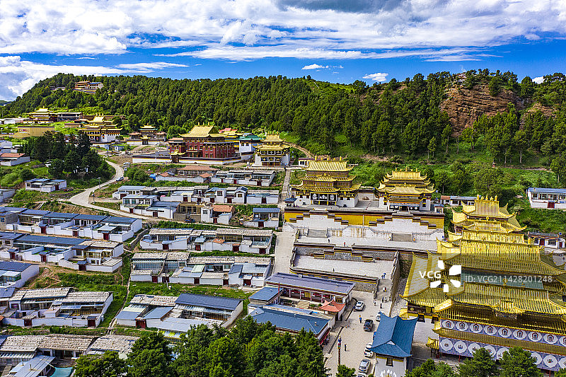 航拍甘肃甘南郎木寺图片素材