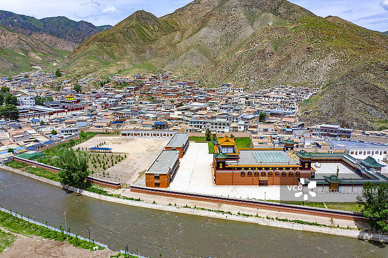 航拍甘肃甘南夏河县拉卜楞寺图片素材