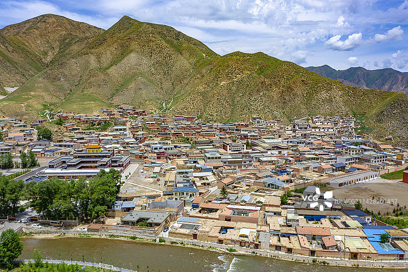 航拍甘肃甘南夏河县拉卜楞寺图片素材