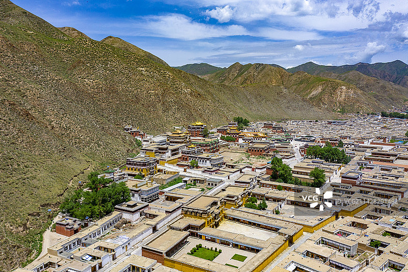 航拍甘肃甘南夏河县拉卜楞寺图片素材