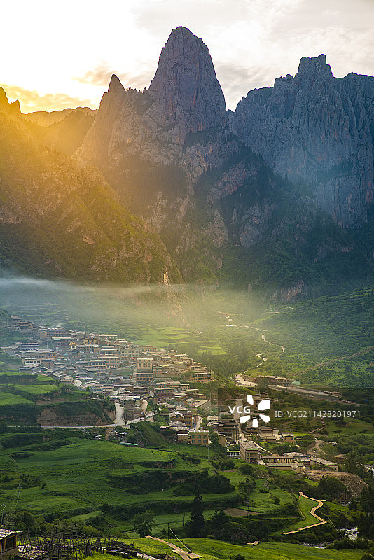 航拍甘肃甘南迭部县扎尕那景区图片素材