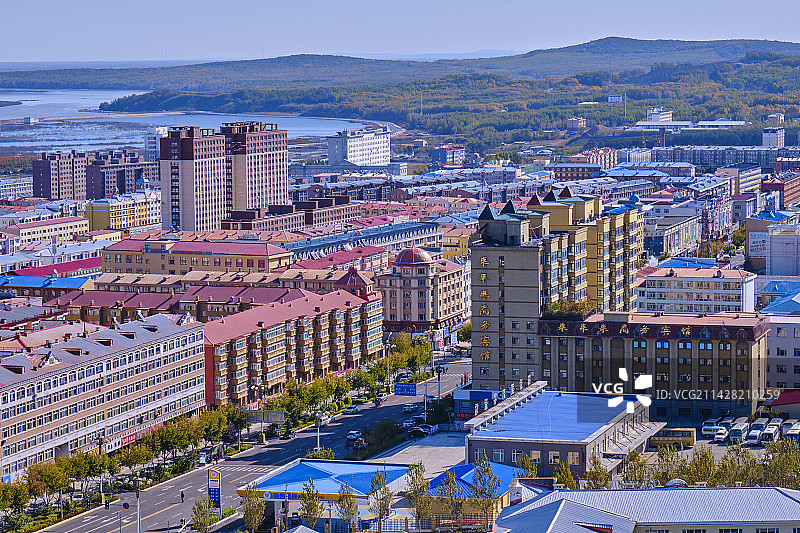 佳木斯抚远西山公园俯瞰城市建筑群图片素材