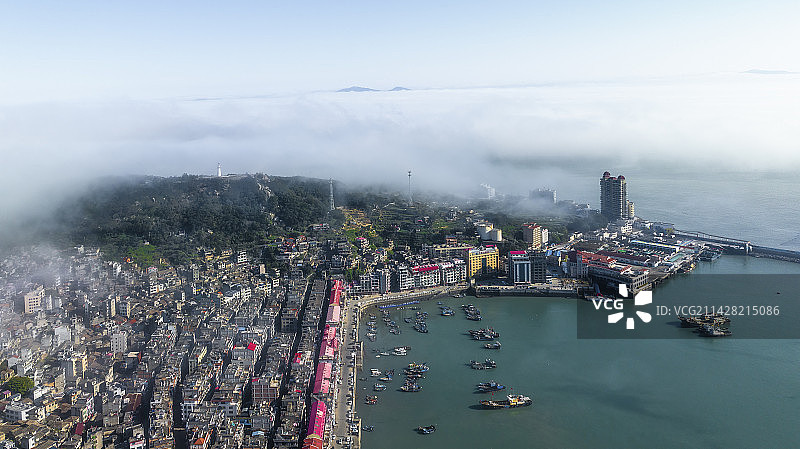 航拍福建连江黄岐镇云雾图片素材