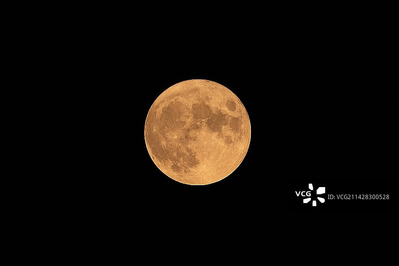 长焦拍摄圆月图片素材