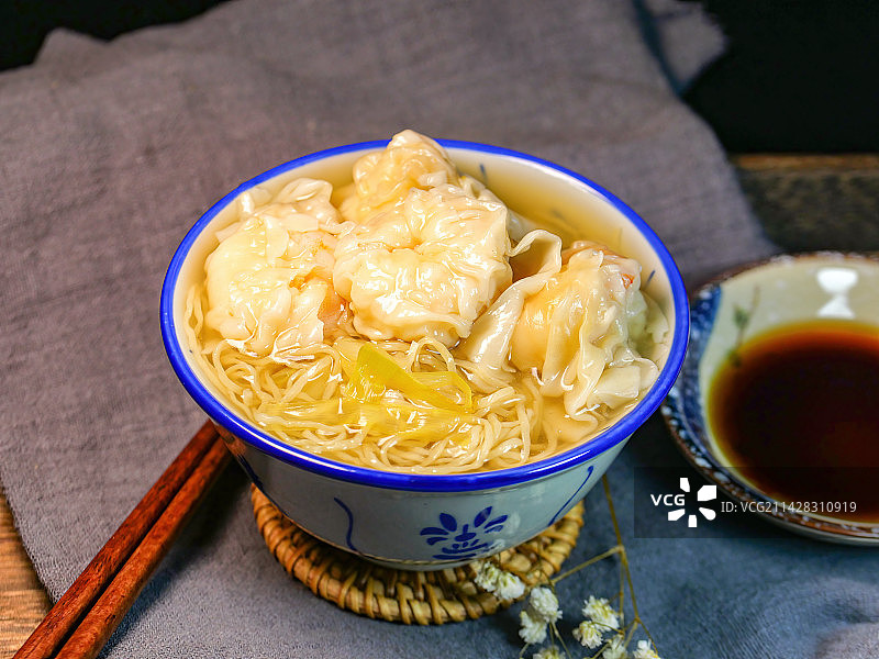 广府鲜虾云吞面细蓉粤式美食茶餐厅港澳特色饮食文化怀旧市井滋味民间名产大蓉正宗虾子馄饨面竹升碱水伊面图片素材