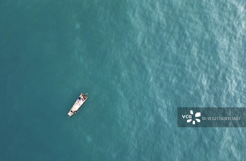 渔船和鱼图片素材