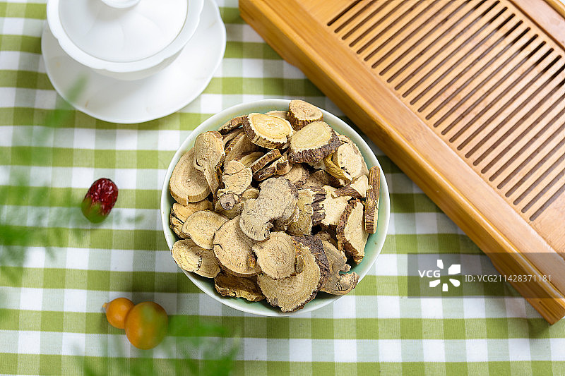 中国传统医学养生保健药材苦参图片素材