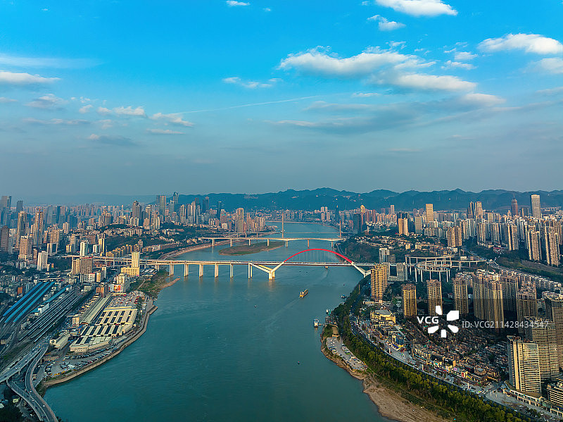 重庆长江大桥白昼都市风光图片素材