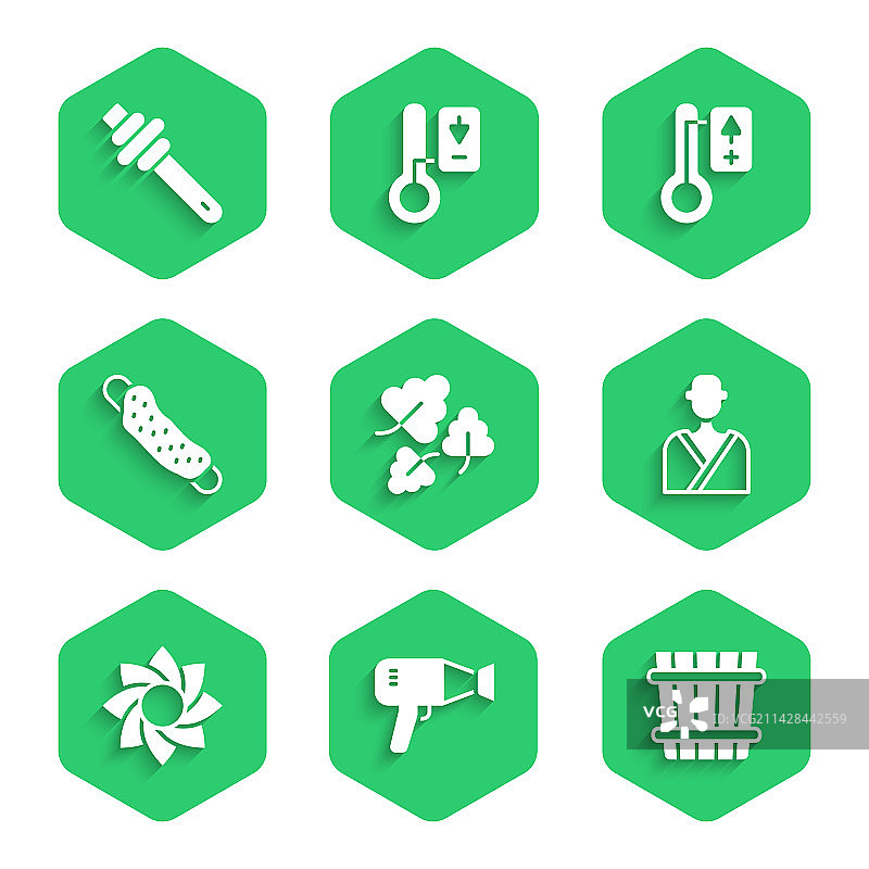 橡树叶吹风机桑拿桶男人组合图片素材