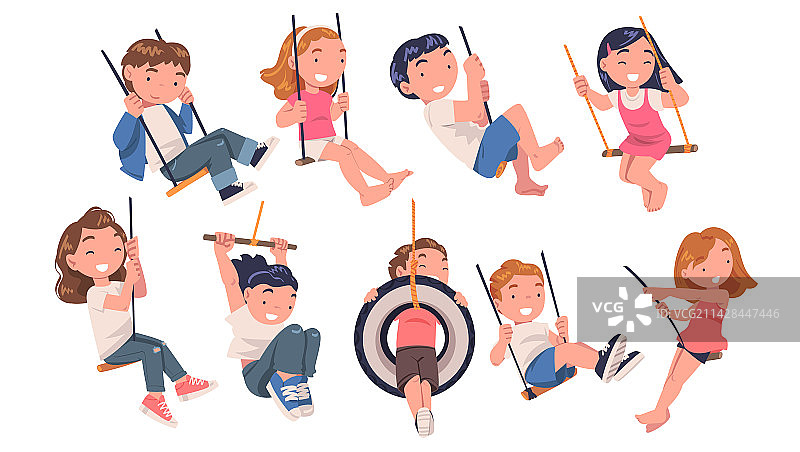 微笑的男孩和女孩在秋千上荡漾图片素材