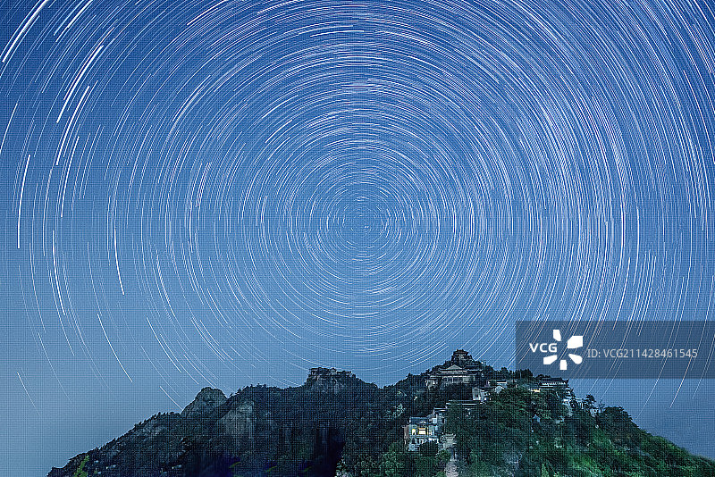 木兰山星轨图片素材