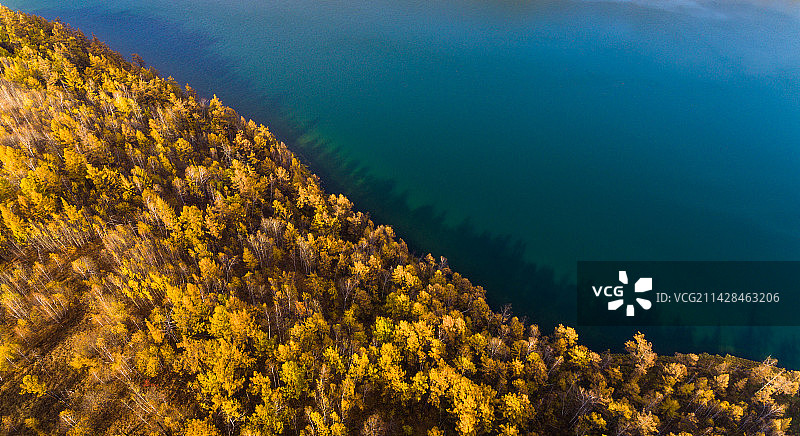 驼峰岭天池图片素材