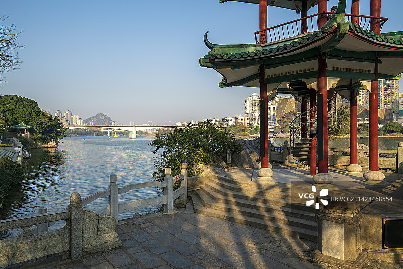 望江亭和柳州城市风光图片素材