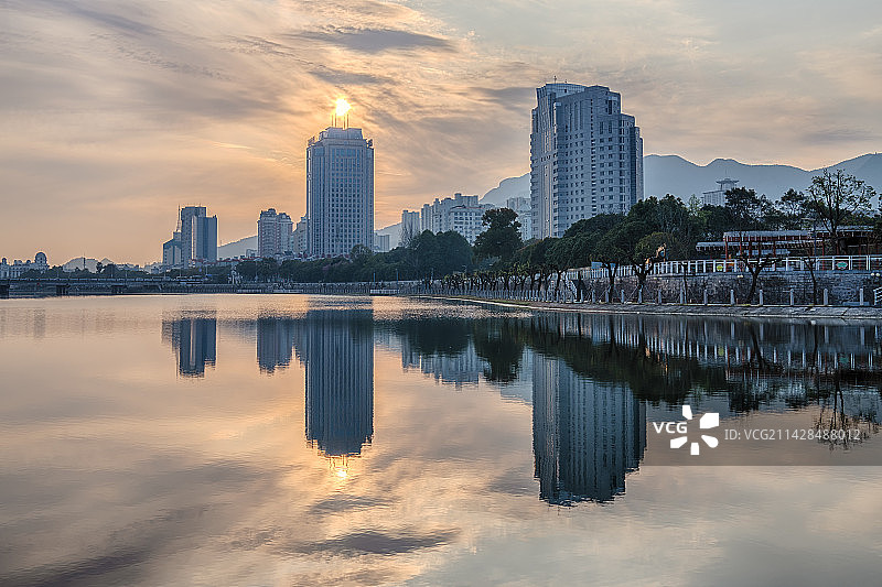 日出永宁江图片素材