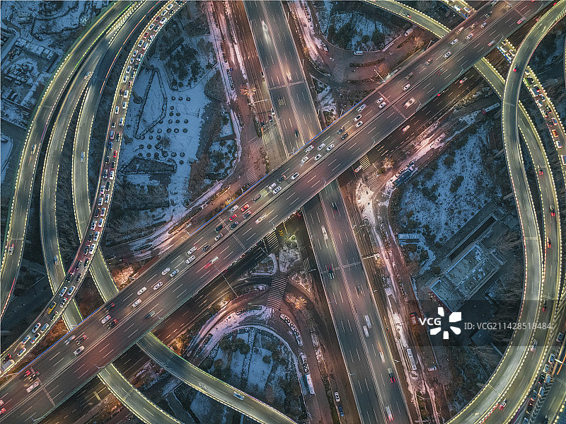 航拍济南框山立交夜景蓝调时刻图片素材