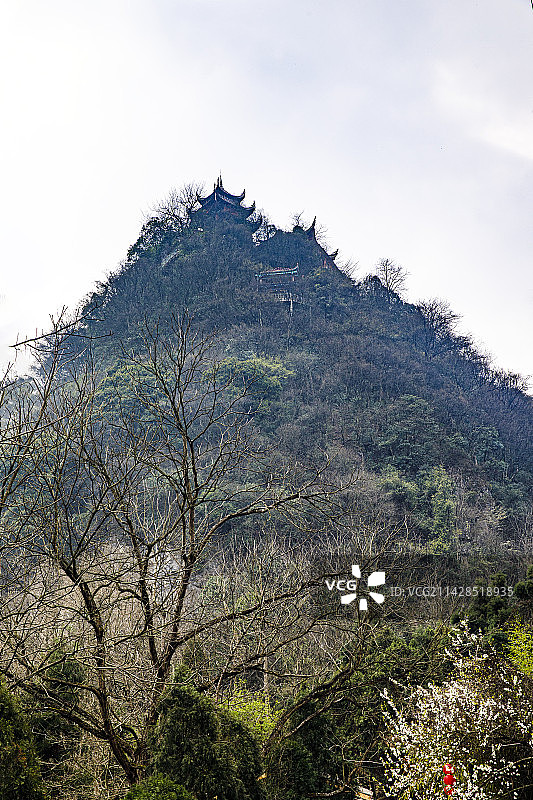 中国贵州安顺市西秀区七眼桥云峰云鹫山、云鹫寺图片素材