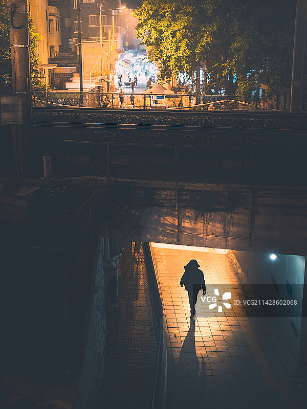 夜归人图片素材