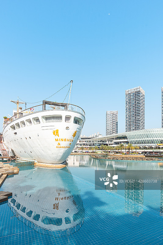 深圳市南山区蛇口海上世界广场明华轮图片素材