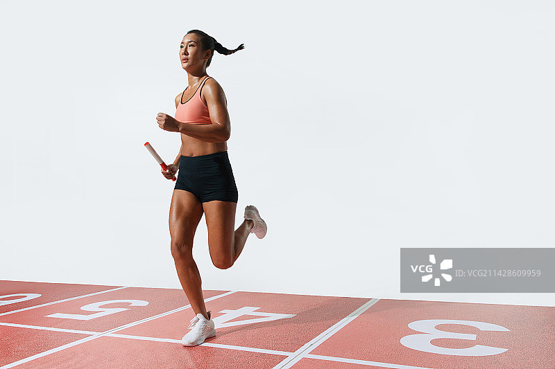 女运动员接力赛跑图片素材