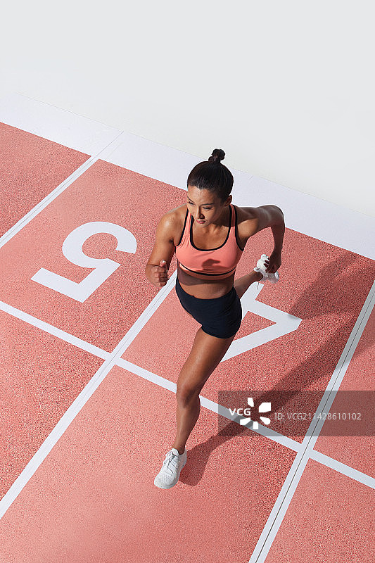 女运动员赛跑图片素材