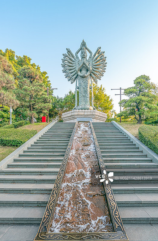 深圳锦绣中华民俗村千手千眼观音像图片素材