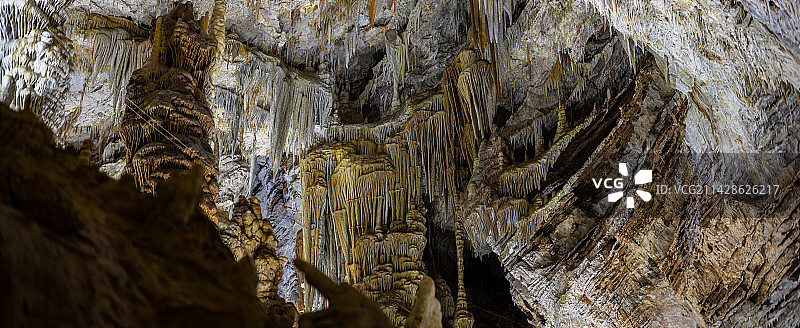 溶洞钟乳石特写图片素材
