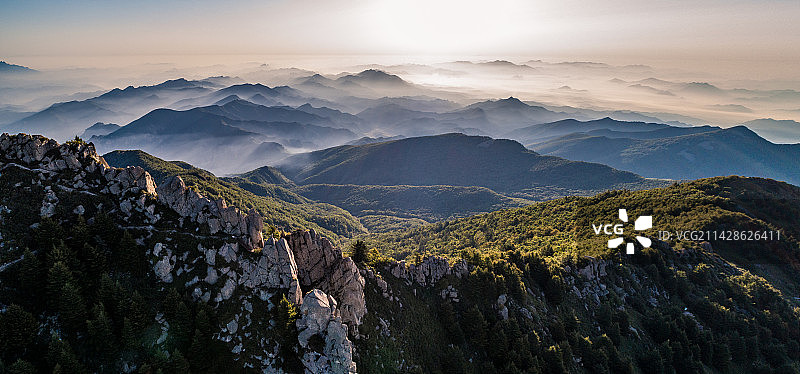 航拍兴隆山顶风光图片素材