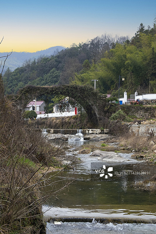 安徽省池州青阳县万福古桥图片素材