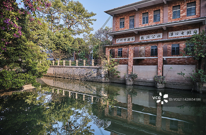 广州芳村杏花大街鹤洞公社电排站老建筑图片素材