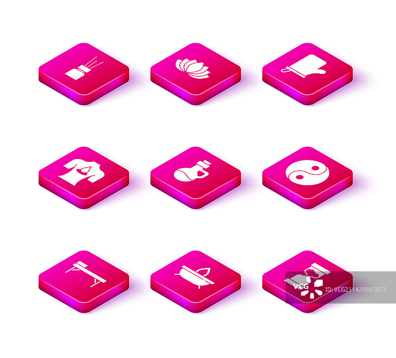 含香薰精油的按摩台香薰蜡烛组合图片素材