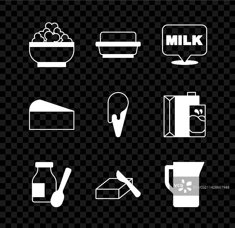 白软干酪和黄油碟中的黄油图片素材