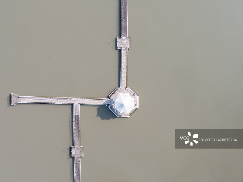 平湖城市风光东湖渔村休息亭图片素材